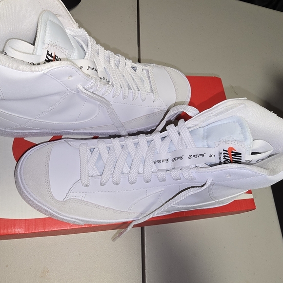 Nike Blazer Mid '77 SE - Picture 6 of 8